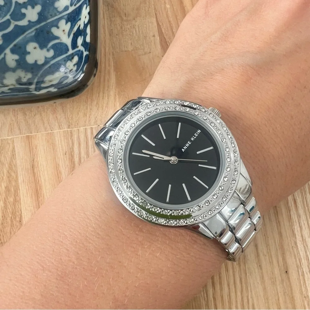 Anne Klein ladies black dial silver tone dress watch NEW BATTERY